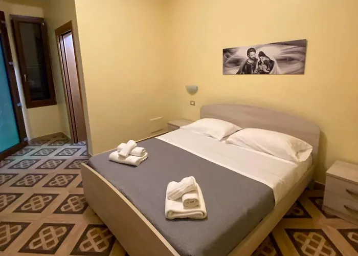 Oda ve Kahvaltı La Rosa Dei Venti Torre Lapillo